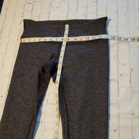 Lululemon Mid Rise Pant Size 8 - Picture 3 of 9